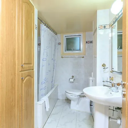 Les Palmiers House Apartmán *